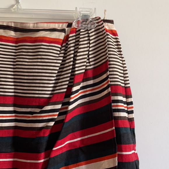Stripped linen skirt. - Picture 2 of 4